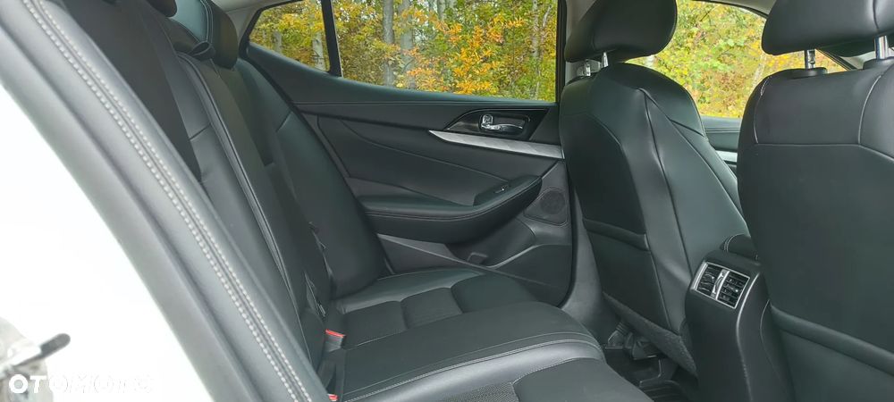 Nissan Maxima - 22