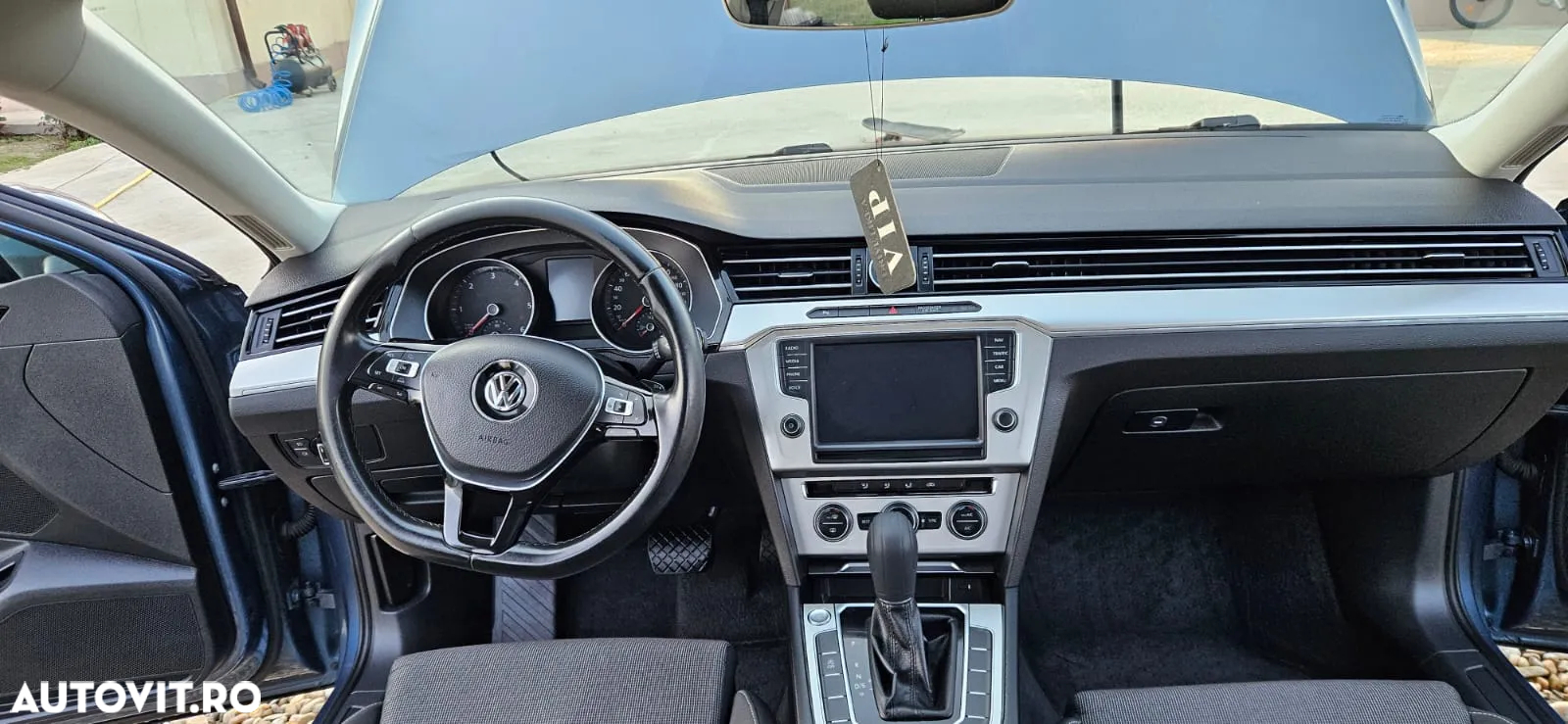 Volkswagen Passat Variant 1.6 TDI SCR DSG Conceptline - 20