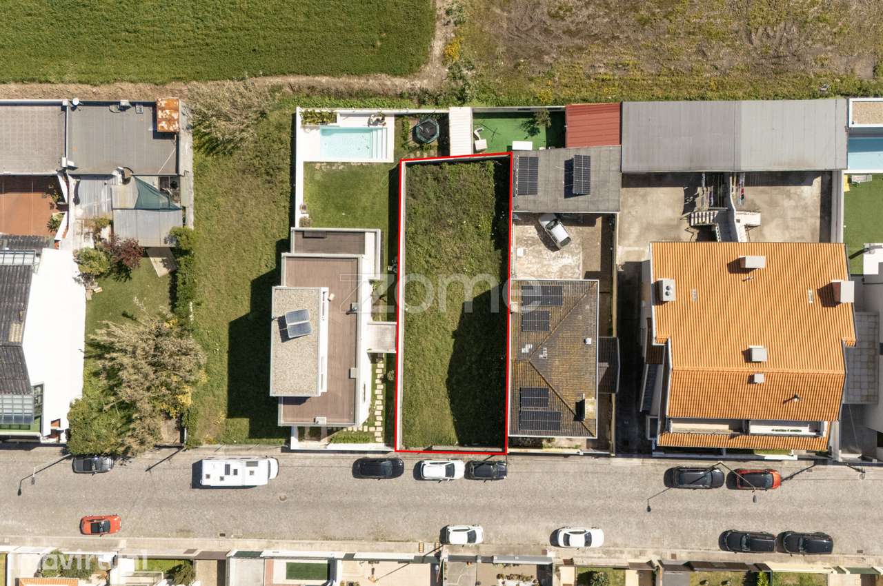 Terreno urbano em loteamento junto à Praia da Memória
