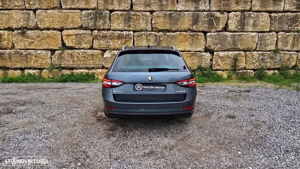 Skoda Superb Break 2.0 TDI Laurin&Klement DSG - 6