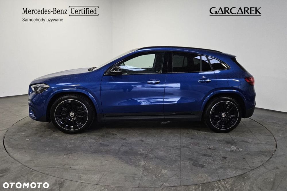 Mercedes-Benz GLA - 9