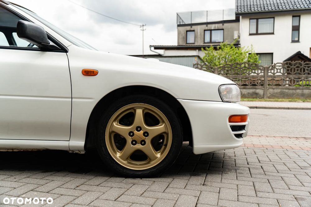 Subaru Impreza 2.0 GT - 18