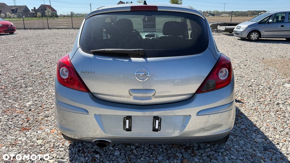Opel Corsa 1.4 16V 150 Jahre - 8