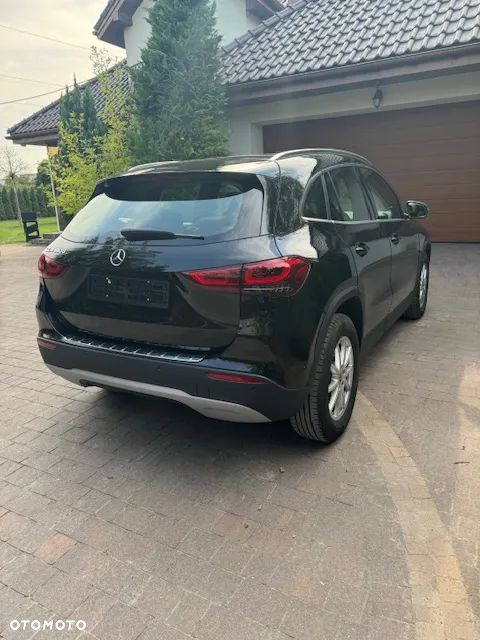 Mercedes-Benz GLA 180 d 8G-DCT - 5