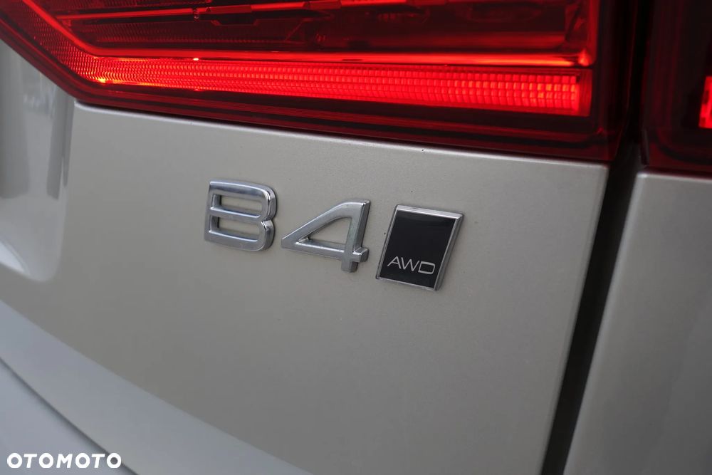 Volvo XC 60 B4 D AWD Inscription - 9