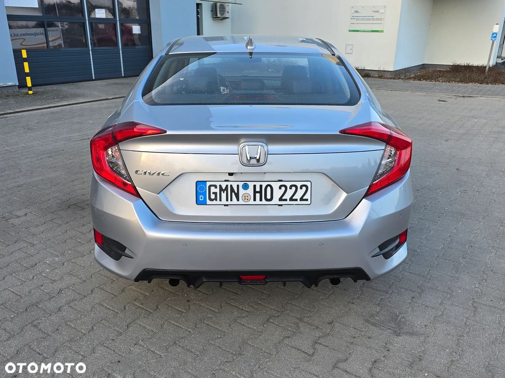 Honda Civic 1.5 i-VTEC Turbo CVT Executive - 9
