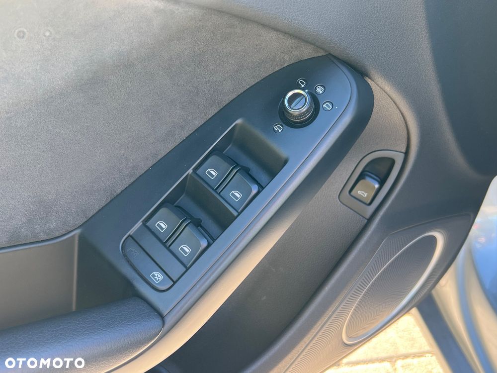 Audi A4 ver-2-0-tfsi-multitronic-s-line-sportpaket - 20
