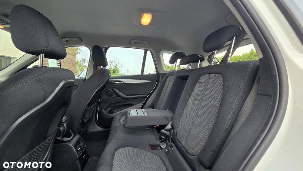 BMW X1 sDrive18i Business Edition - 31