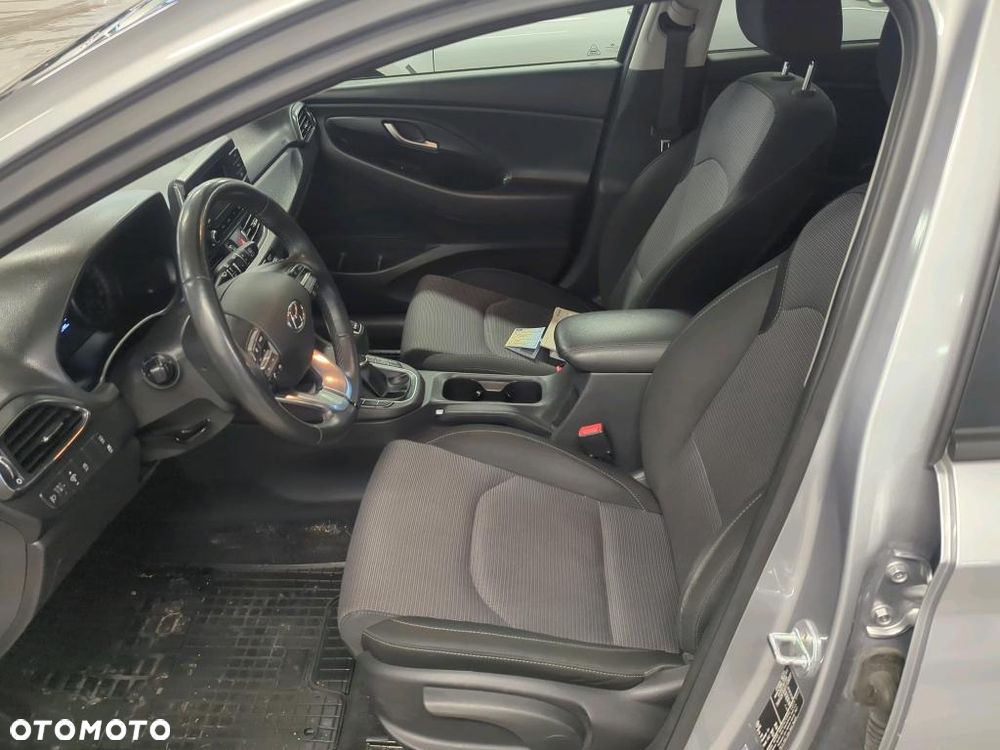 Hyundai i30 1.0 T-GDI Classic + - 8