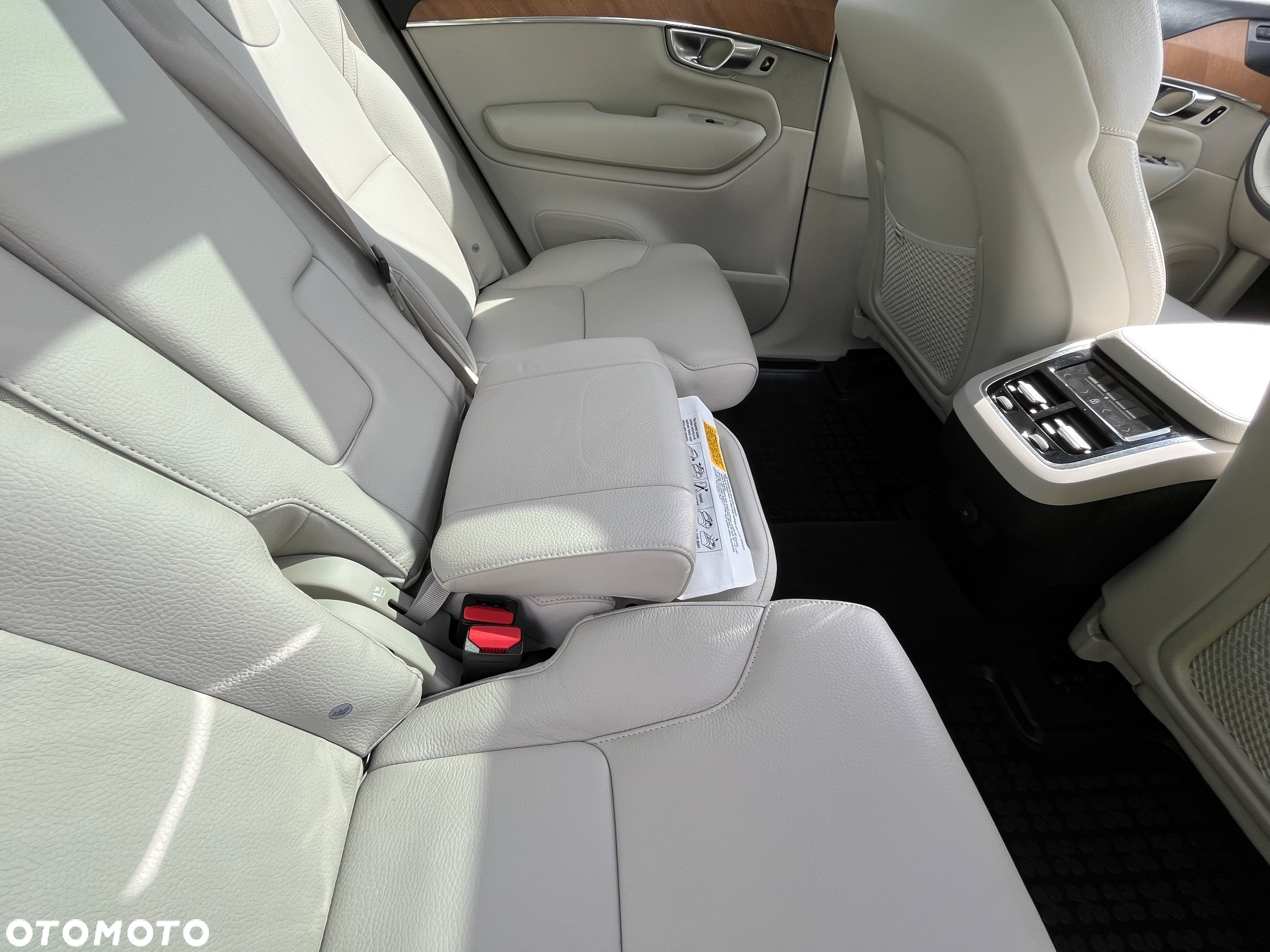 Volvo XC 90 T6 AWD Geartronic Momentum Pro - 25