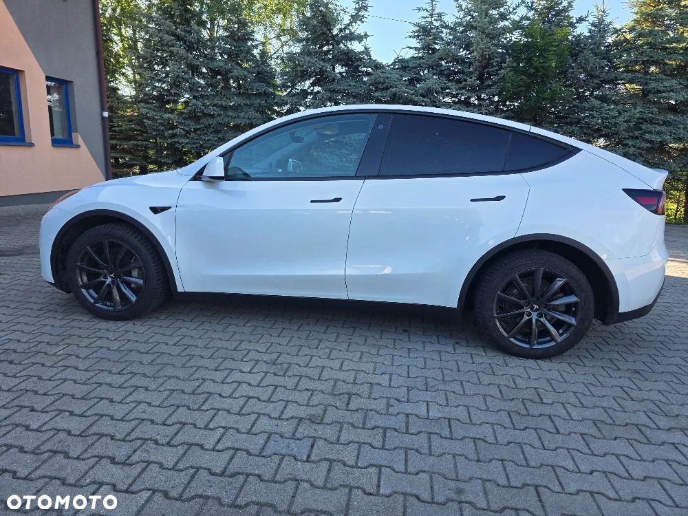Tesla Model Y Long Range Dual Motor AWD - 3