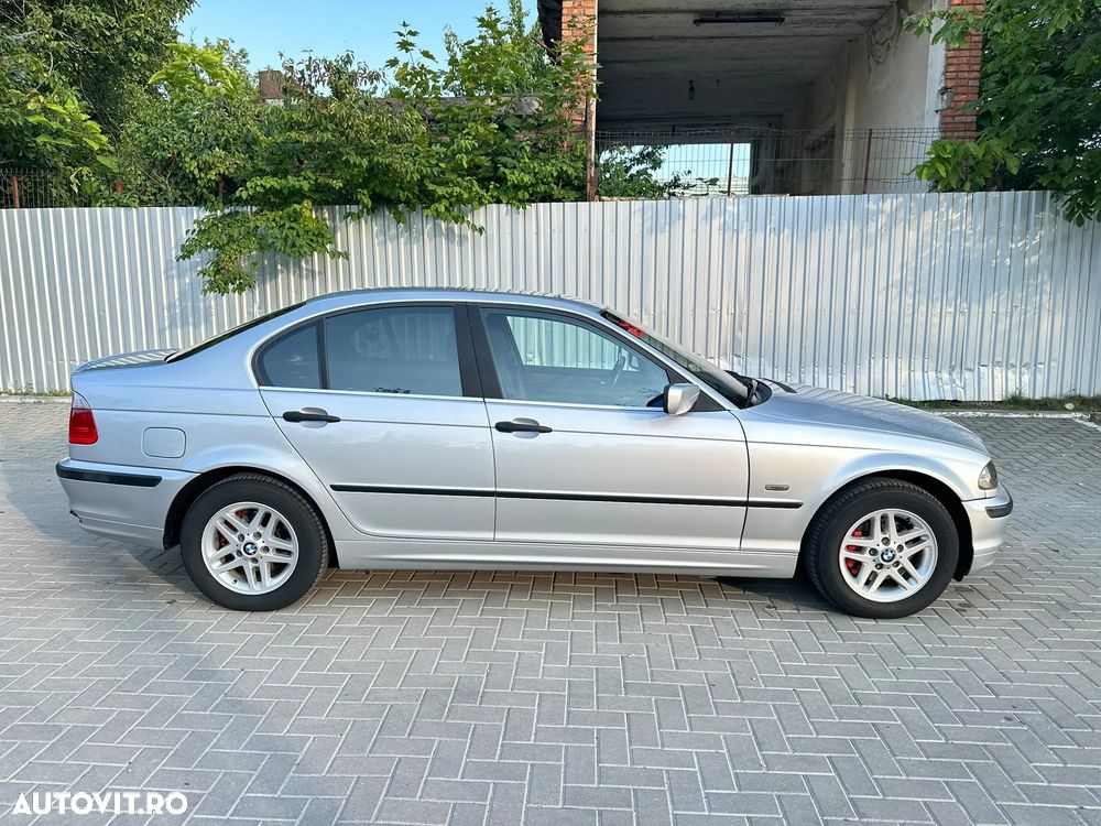 BMW Seria 3 318i - 3