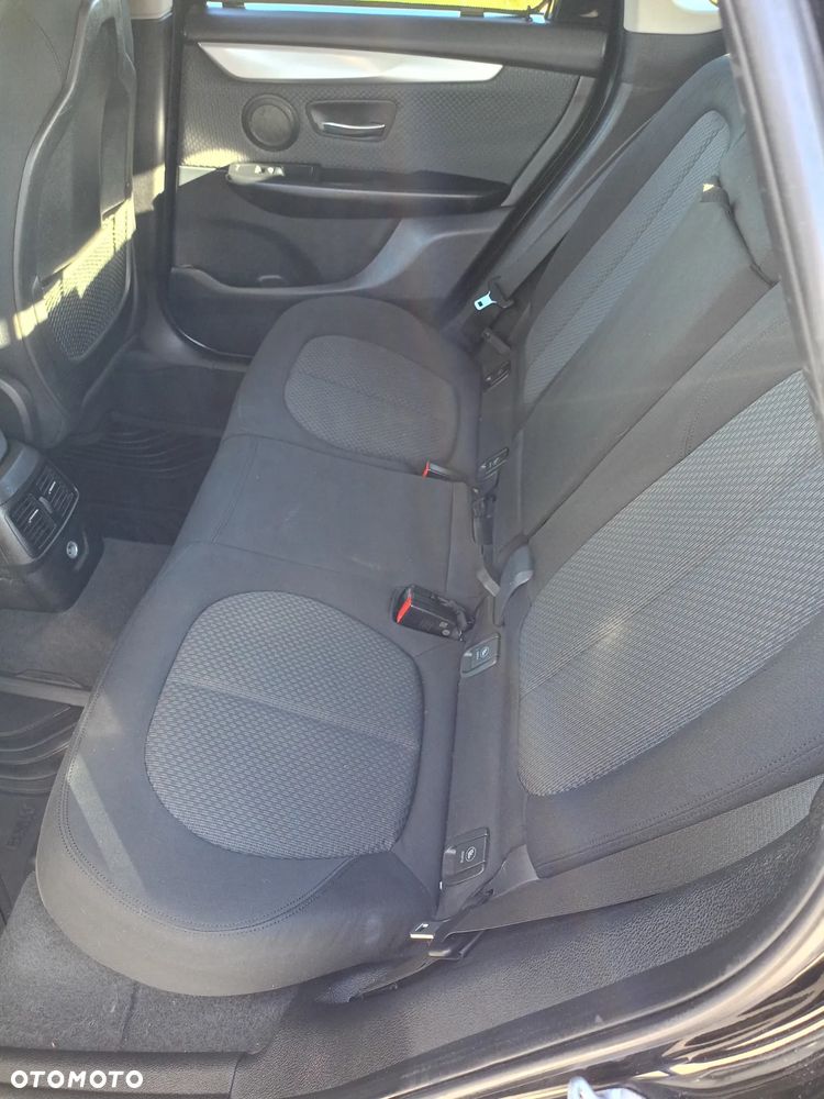 BMW Seria 2 218i - 5