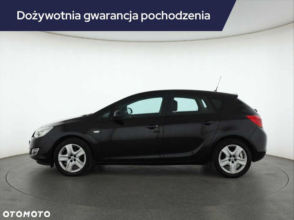 Opel Astra 2011 photo 3