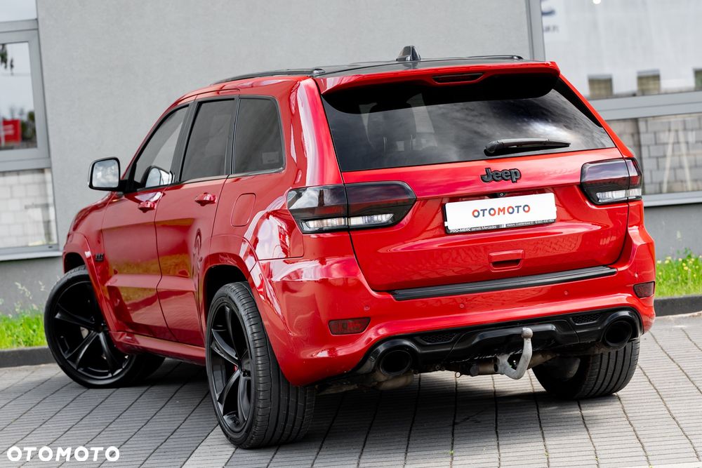 Jeep Grand Cherokee SRT8 - 12