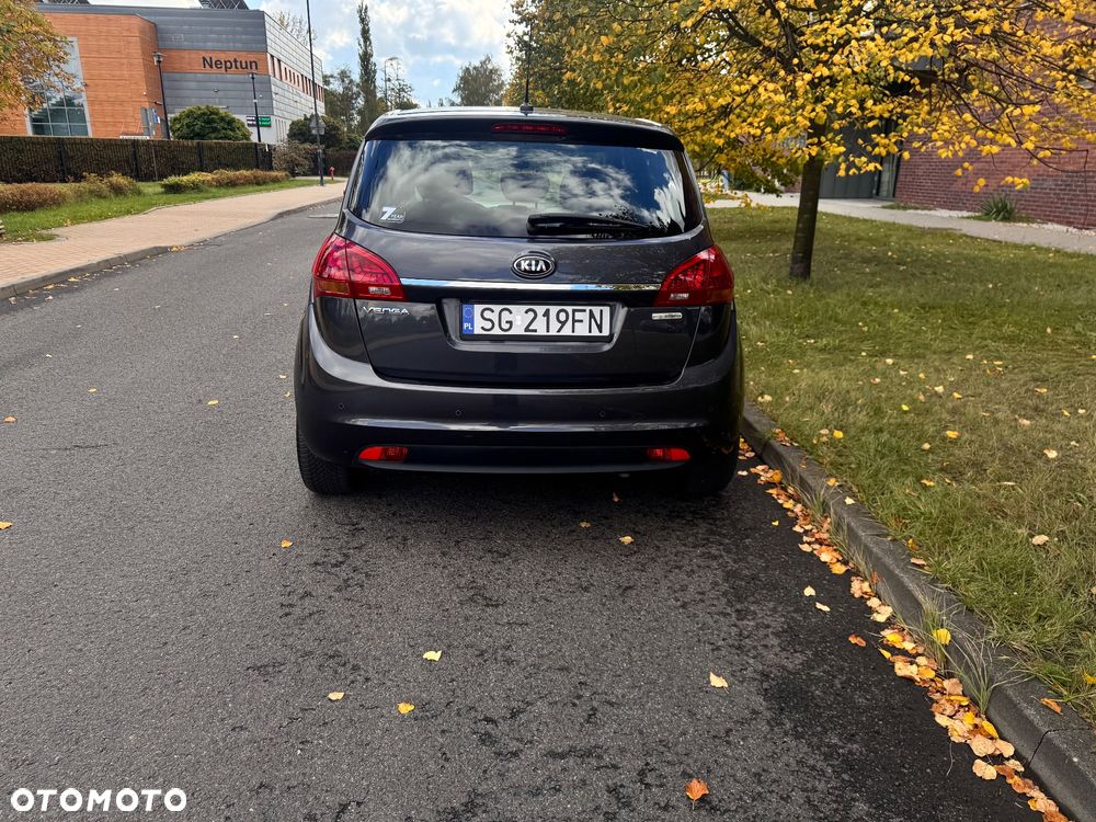 Kia Venga - 4