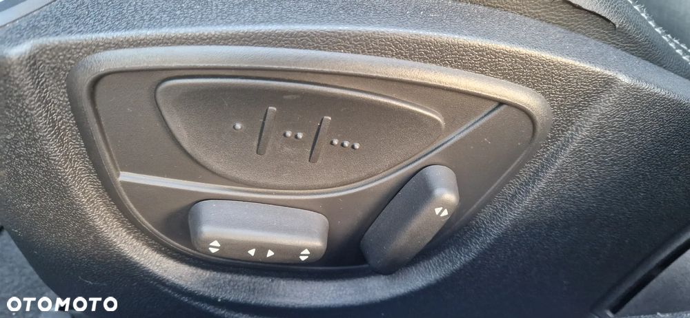 Renault Laguna 3.0 dCi V6 Initiale - 14