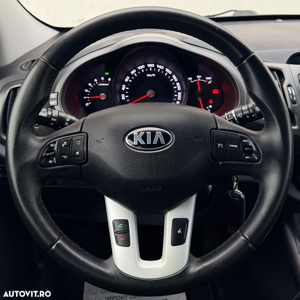 Kia Sportage 1.7 CRDI 2WD Dream-Team Edition - 30