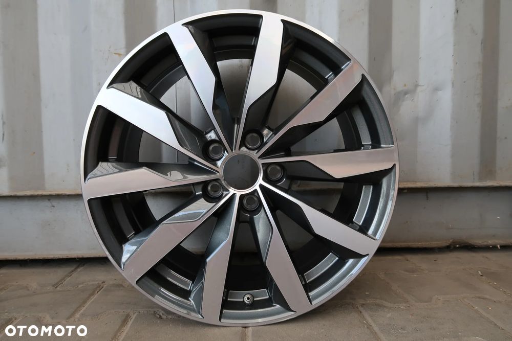 AD8 Felga Audi A6 A4 8w060105FJ 8x18et40 - 3