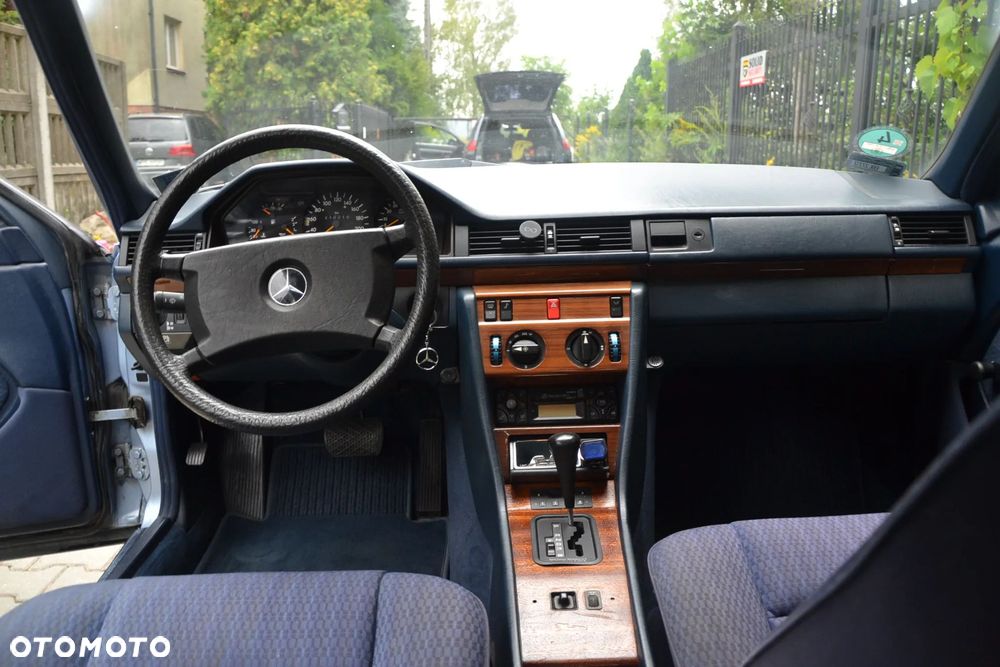 Mercedes-Benz W124 (1984-1993) - 11