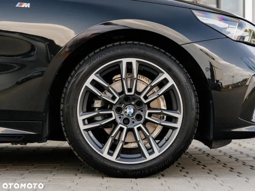 BMW Seria 5 520i mHEV - 4