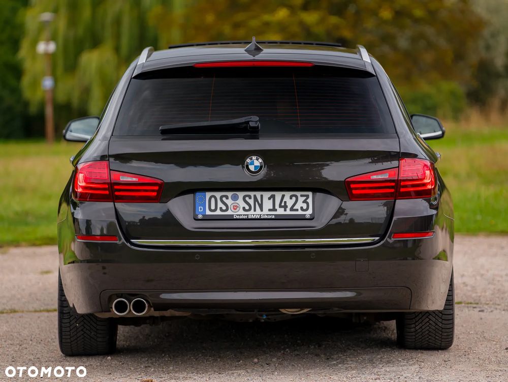 BMW Seria 5 525d xDrive Sport-Aut Luxury Line - 7