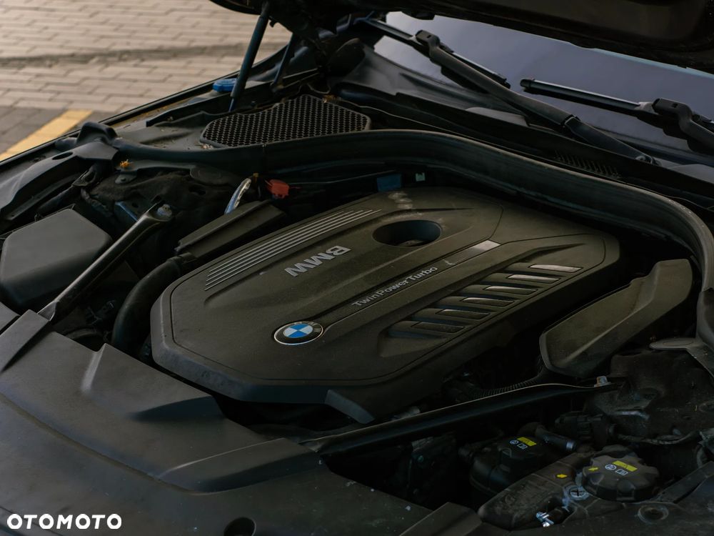 BMW Seria 7 740Li - 28