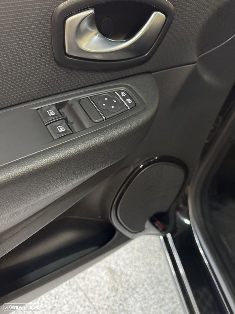 Renault Clio Sport Tourer 1.5 dCi Limited - 27