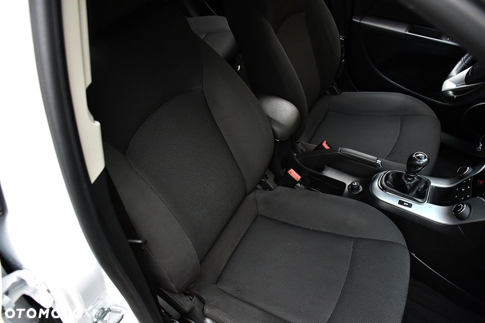 Chevrolet Cruze 1.6 LT+ - 28