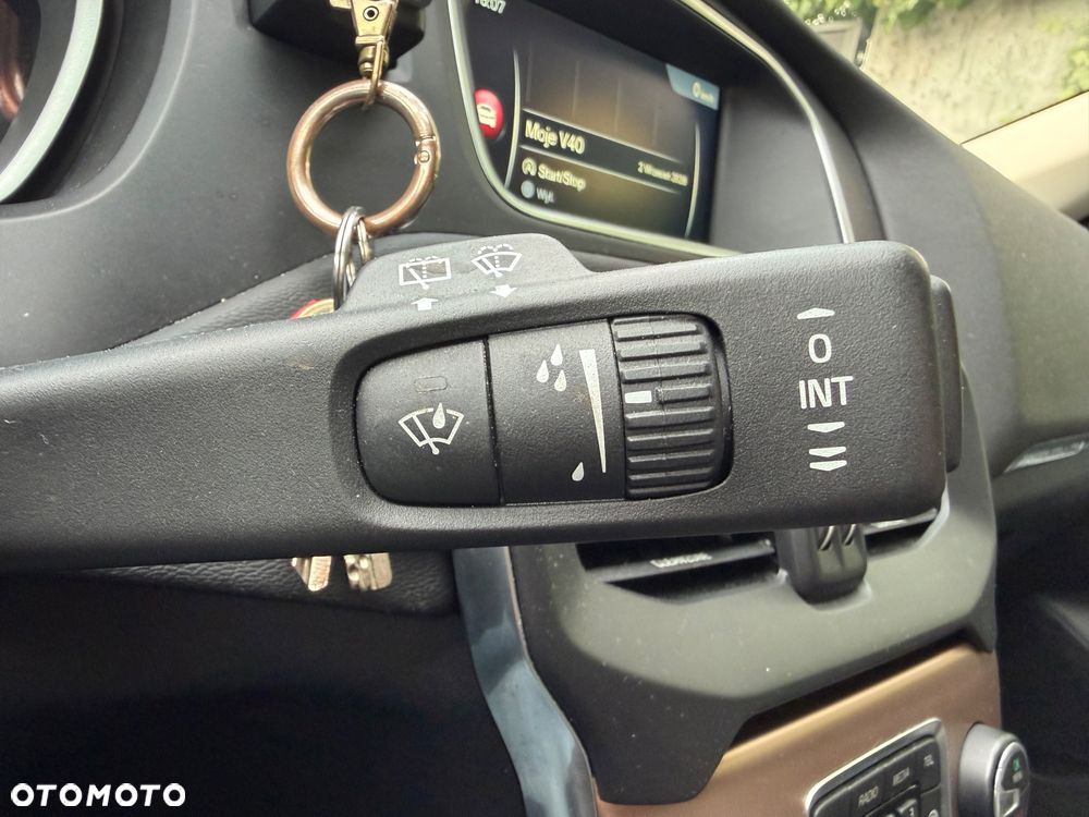 Volvo V40 D4 Geartronic Summum - 11