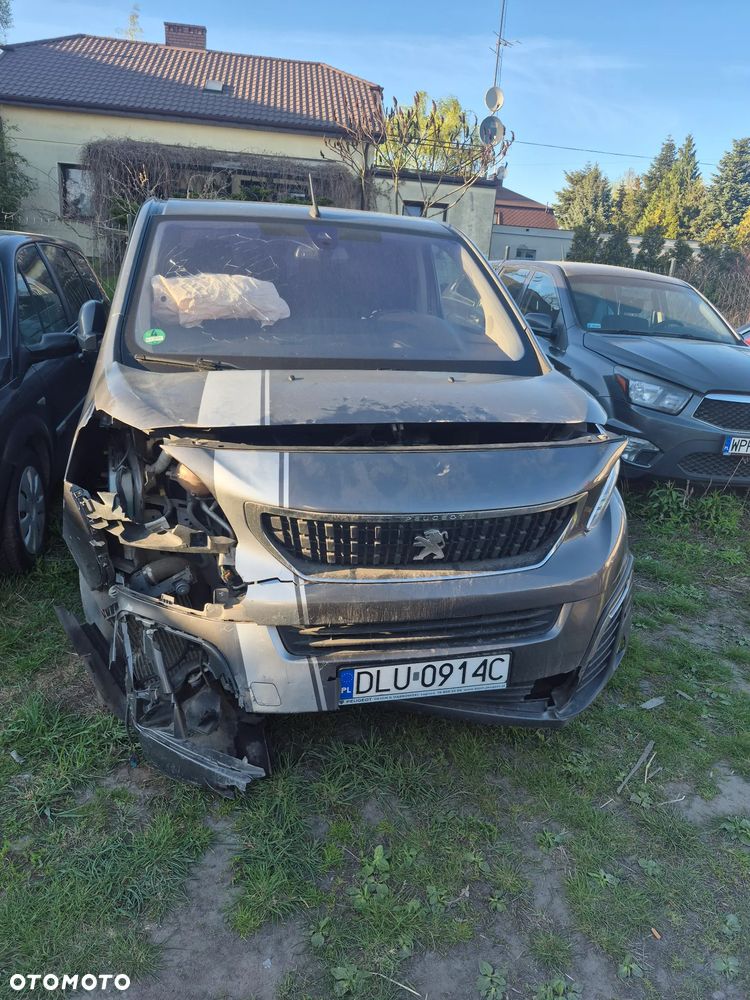 Peugeot Traveller - 2