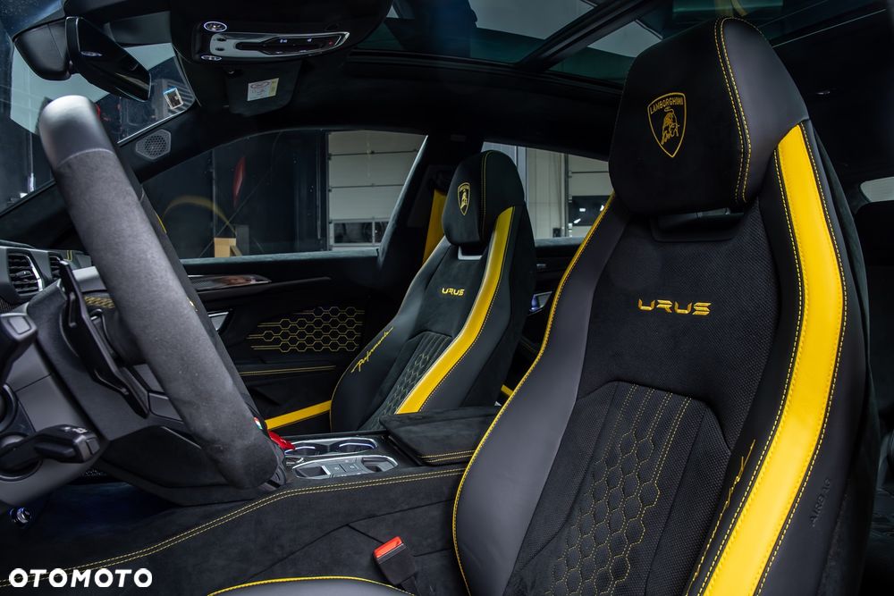 Lamborghini Urus - 21