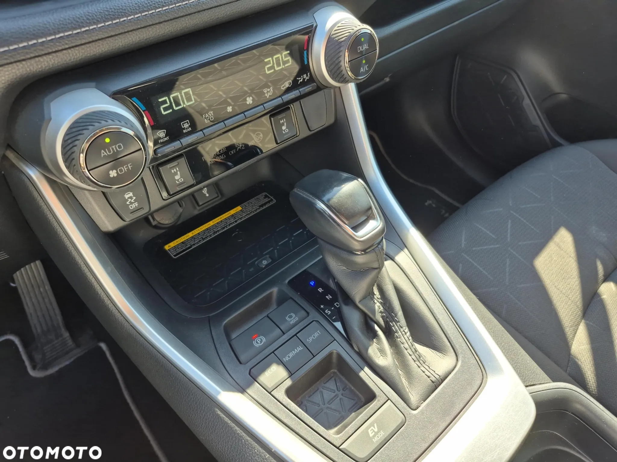 Toyota RAV4 2.5 Hybrid Comfort 4x2 - 14