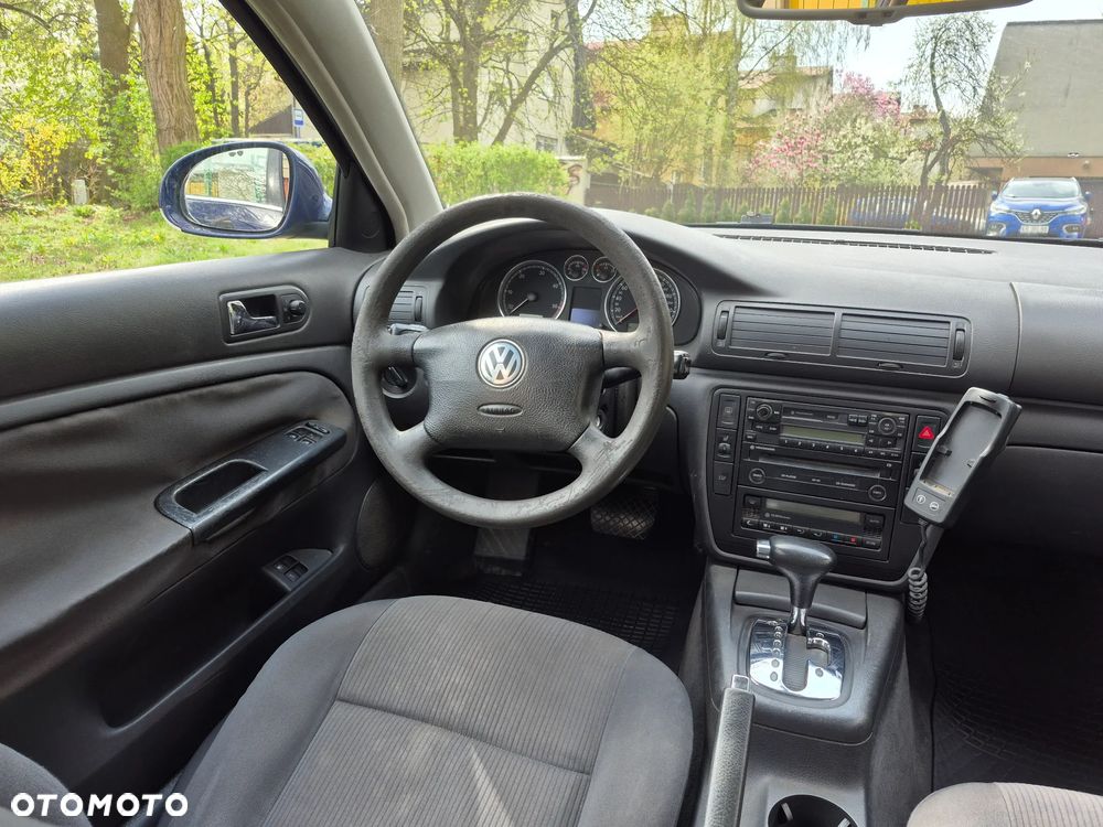 Volkswagen Passat 1.9 TDI Basis Tiptr - 14