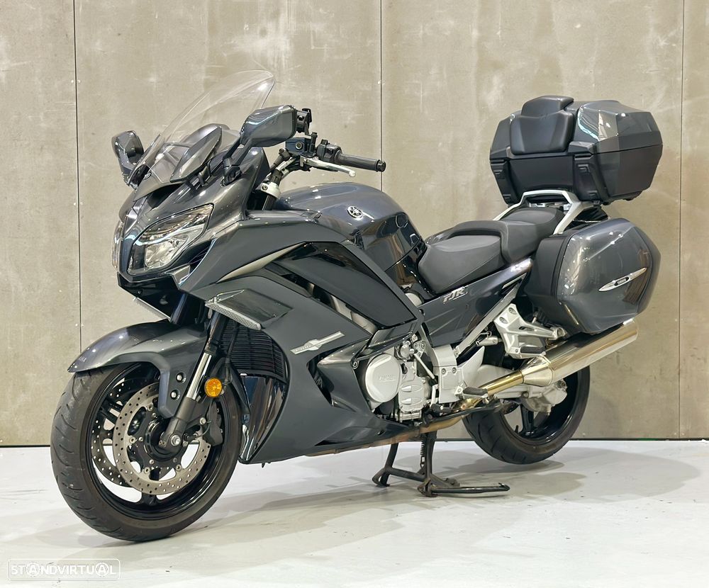 Yamaha FJR 1300 - 1