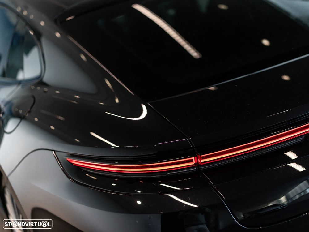 Porsche Panamera 4 E-Hybrid - 16
