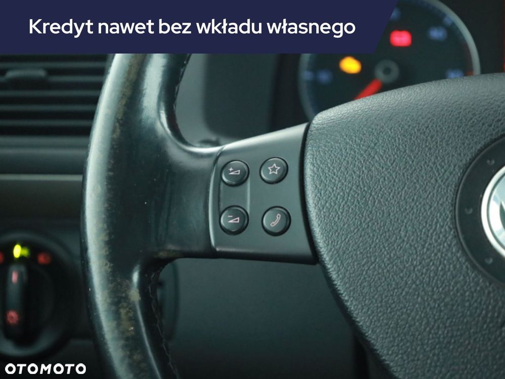 Volkswagen Touran - 15