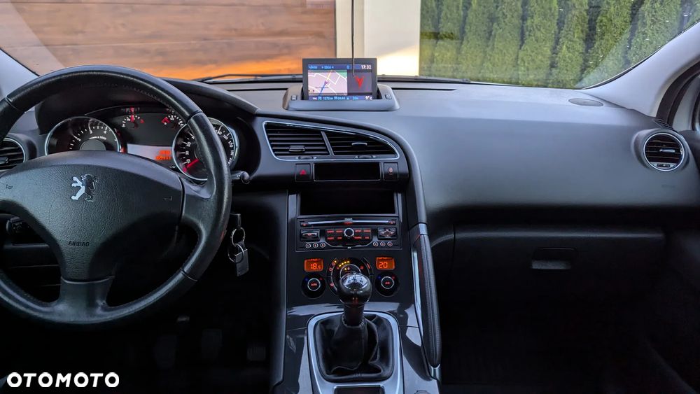 Peugeot 3008 1.6 Premium - 13