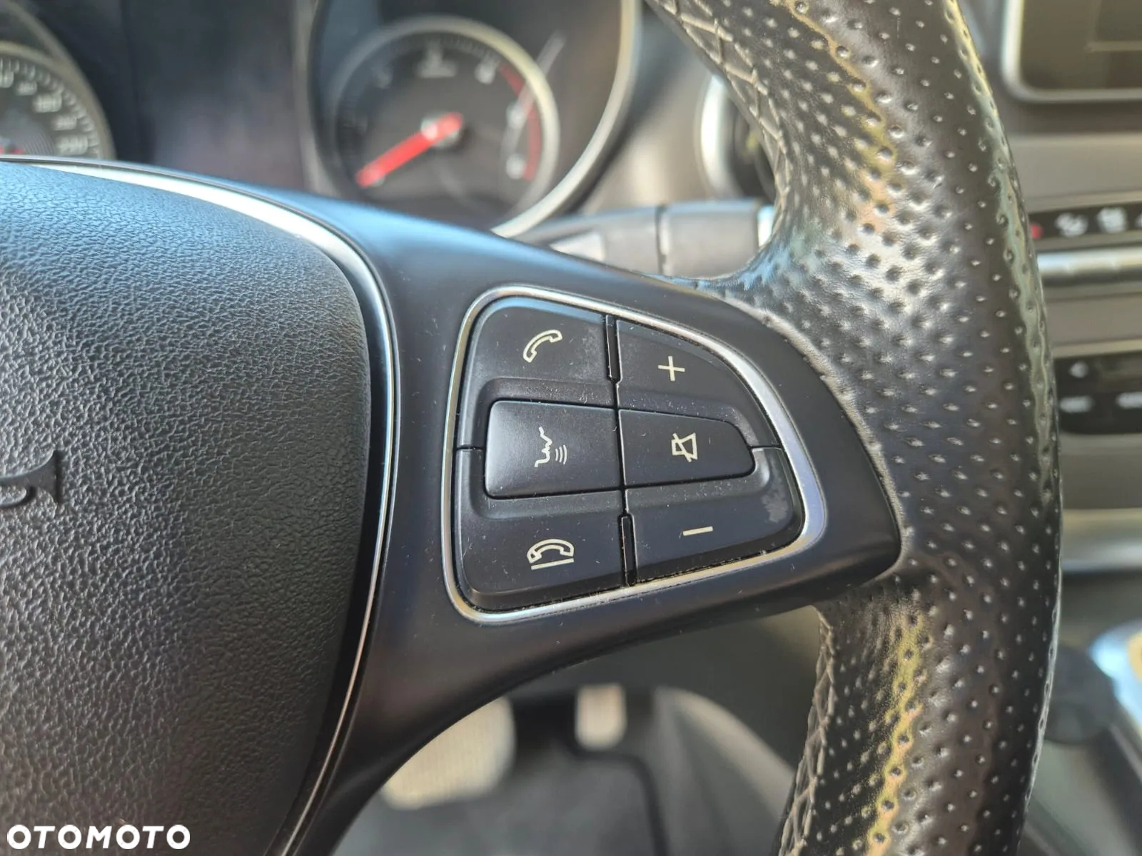 Mercedes-Benz Klasa V 220 CDI Avantgarde 7G-Tronic (d³ugi) - 23