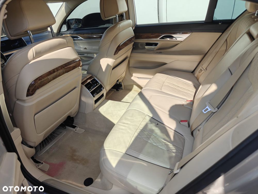 BMW Seria 7 750Li Edition Exclusive - 18