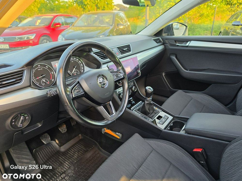 Skoda Superb 2.0 TDI Ambition - 28