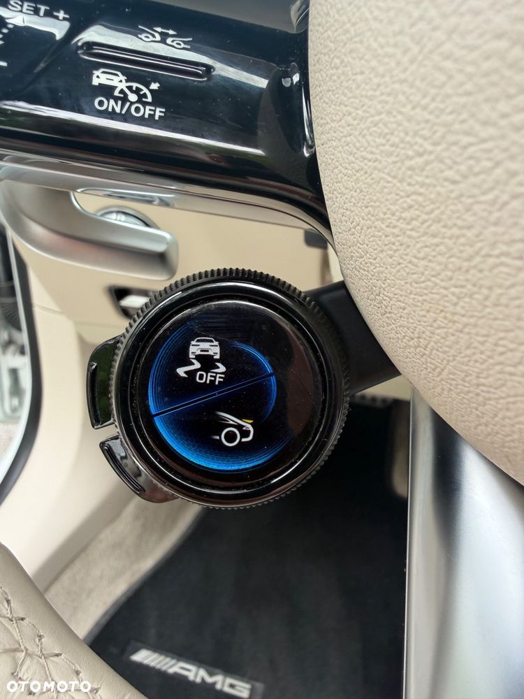 Mercedes-Benz SL 63 4Matic+ SPEEDSHIFT MCT 9G - 28