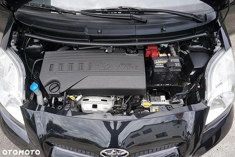 Toyota Yaris - 30