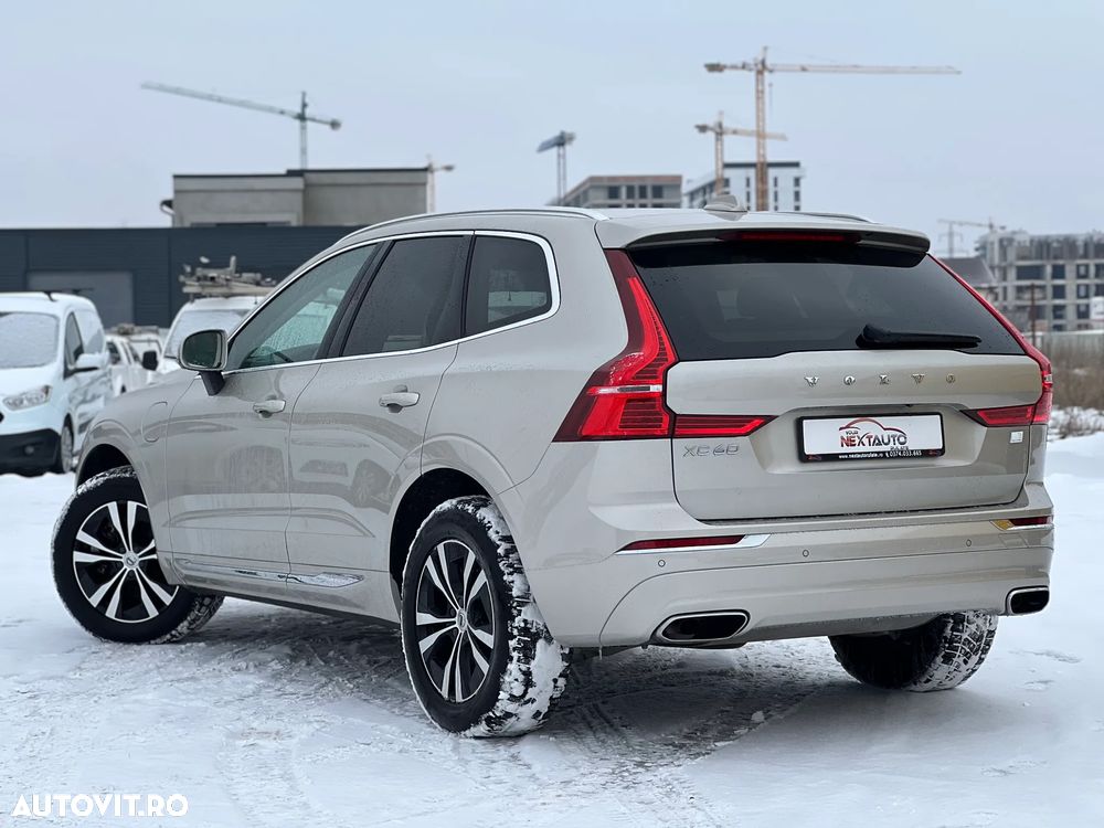 Volvo XC 60 T6 AWD Recharge Geartronic Inscription Expression - 4