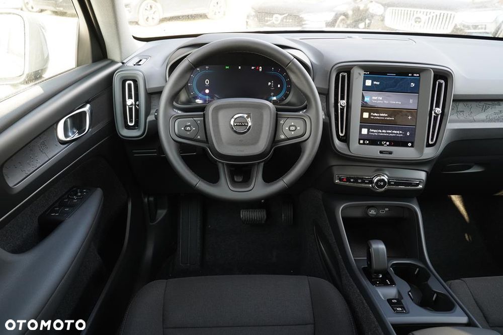 Volvo XC 40 B3 Essential - 12