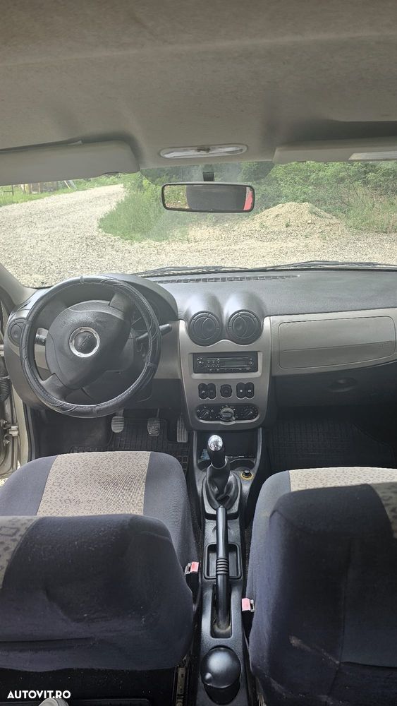 Dacia Logan 1.2 - 6