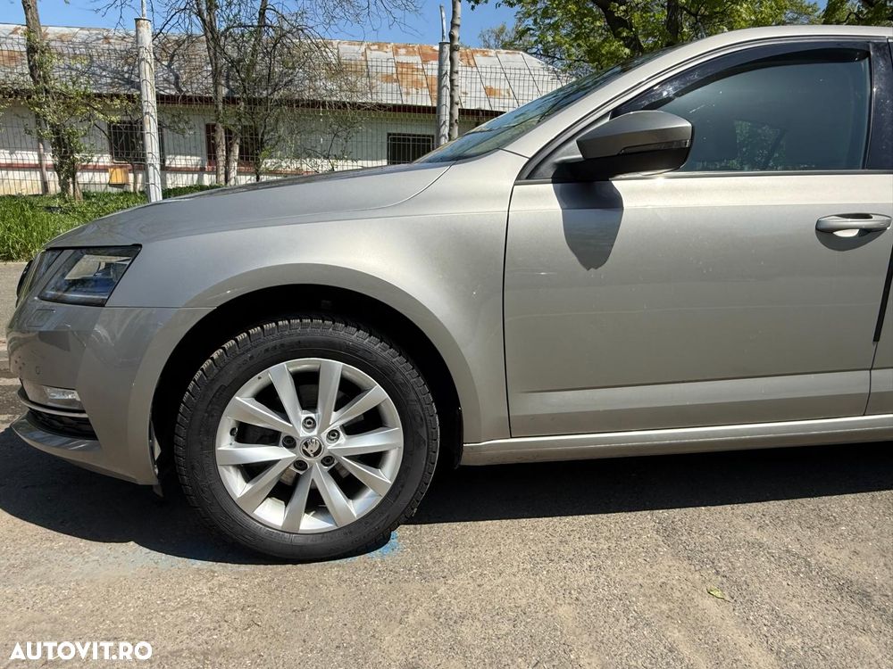 Skoda Octavia 1.6 TDI DSG Style - 9