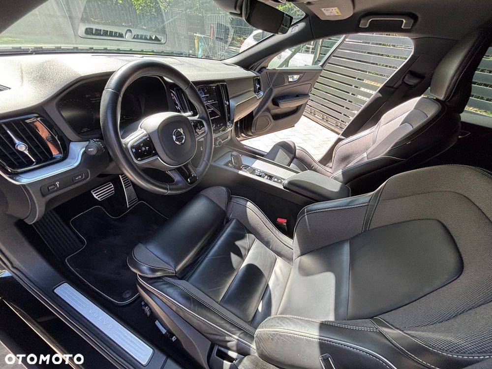 Volvo V60 B4 B R-Design - 18