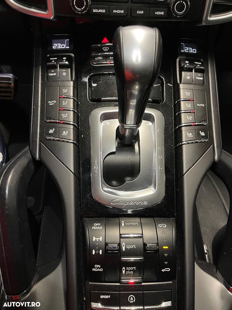 Porsche Cayenne - 10