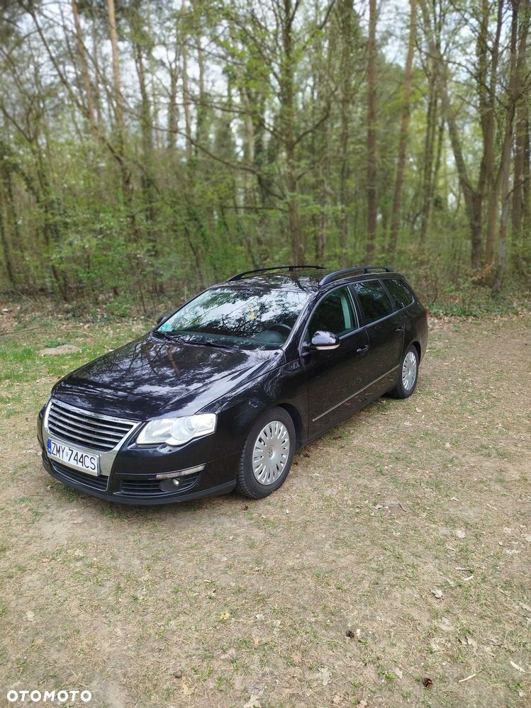 Volkswagen Passat - 1